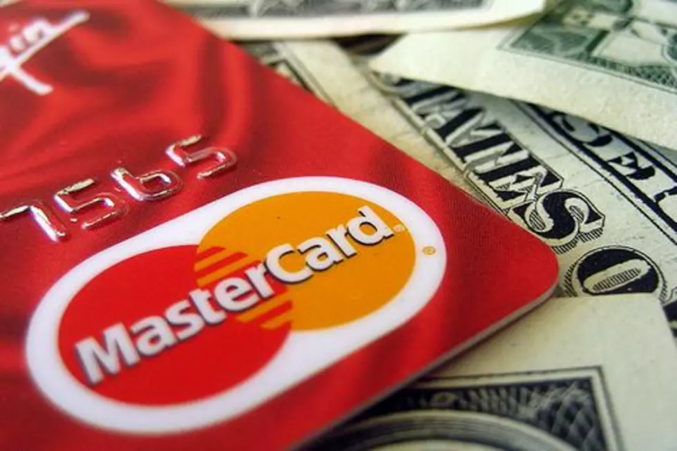 Consumer’s Holiday Spending Expected To Rise 4% Over Last Year